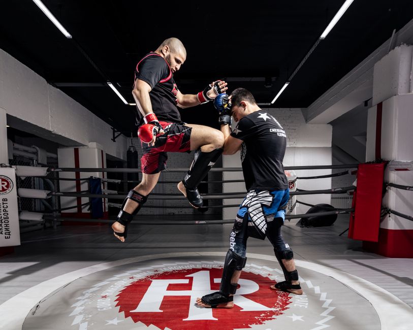 MMA czy boks na początek? Sprawdź, co wybrać